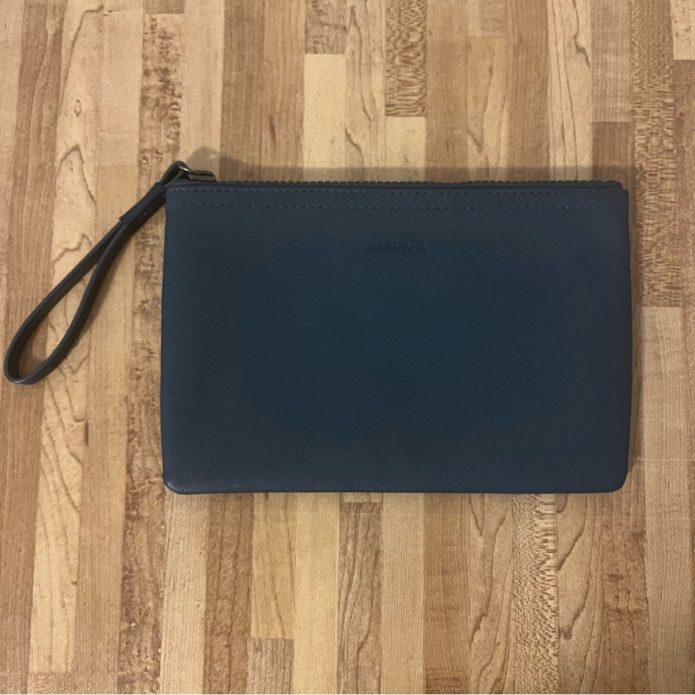 Lululemon Dark Blue wristlet Cosmetic make up Zip Closure bag